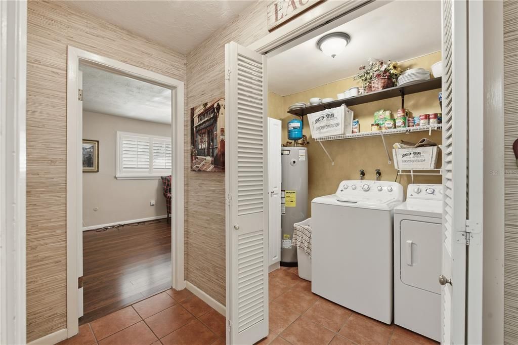 For Sale: $525,000 (3 beds, 2 baths, 1660 Square Feet)