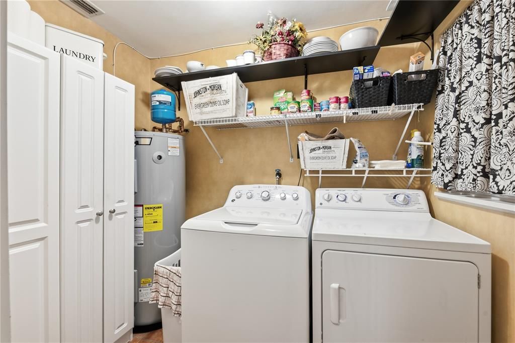 For Sale: $525,000 (3 beds, 2 baths, 1660 Square Feet)