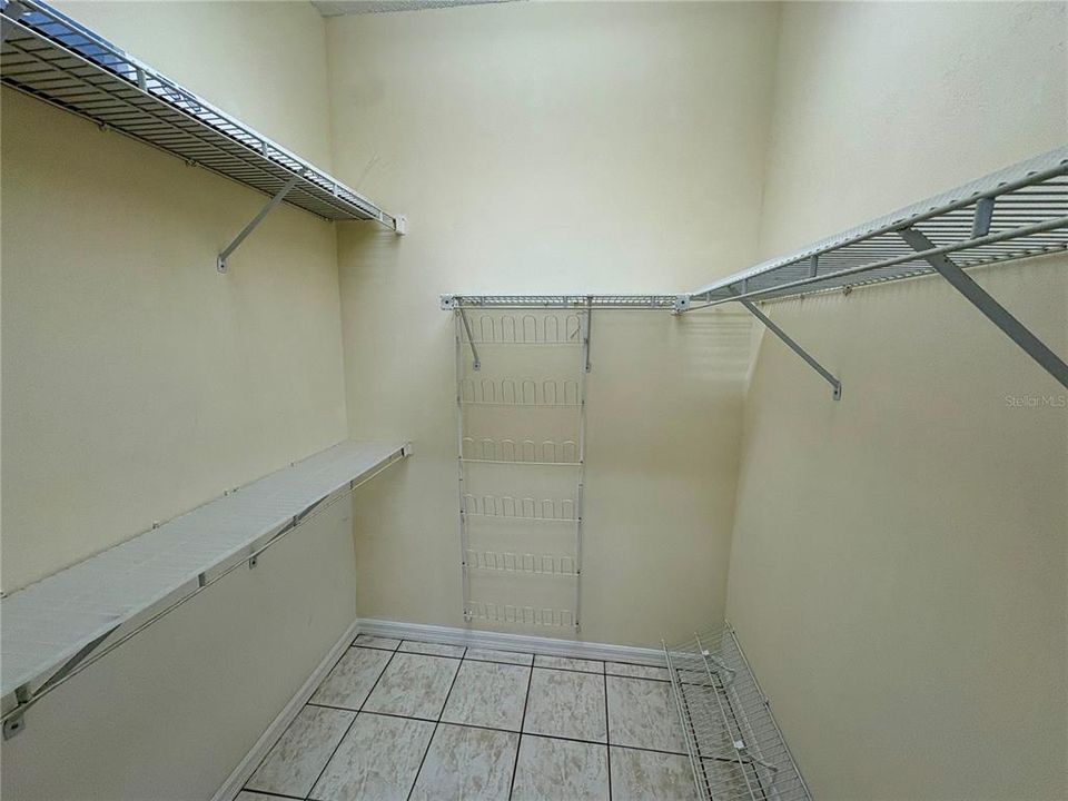For Sale: $287,000 (2 beds, 2 baths, 1241 Square Feet)