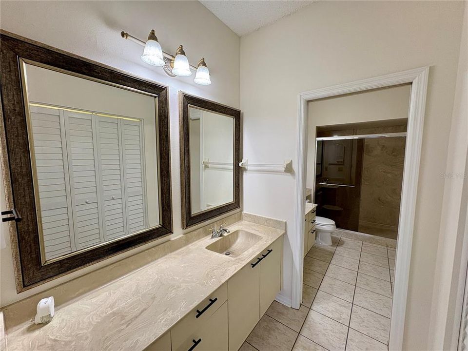 For Sale: $287,000 (2 beds, 2 baths, 1241 Square Feet)