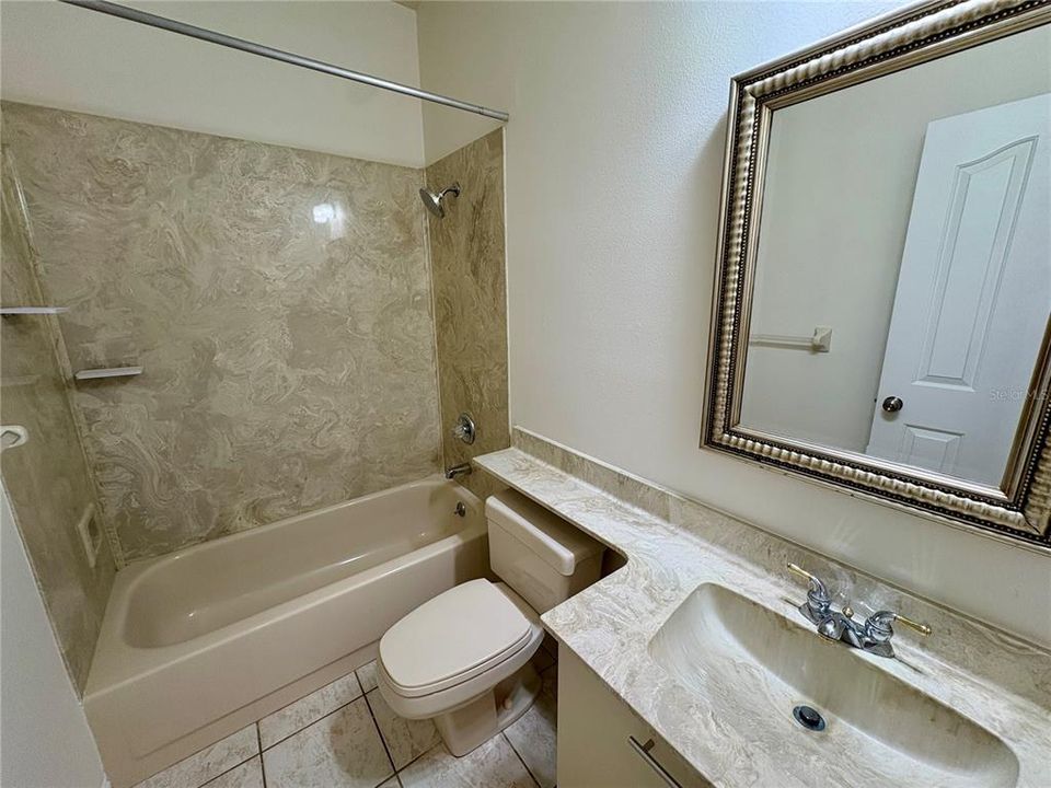 For Sale: $287,000 (2 beds, 2 baths, 1241 Square Feet)