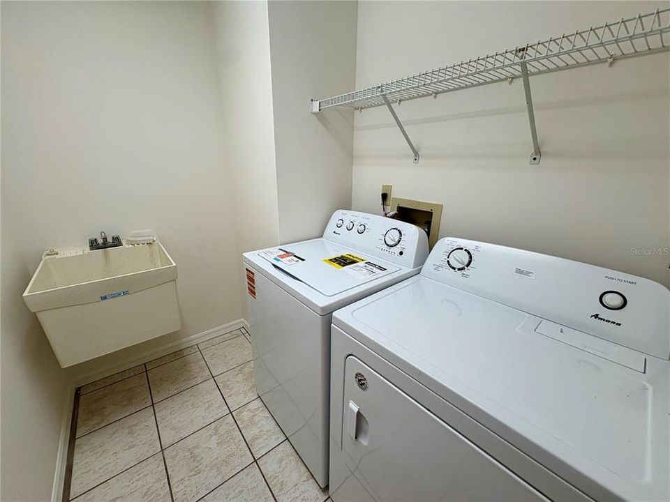 For Sale: $287,000 (2 beds, 2 baths, 1241 Square Feet)