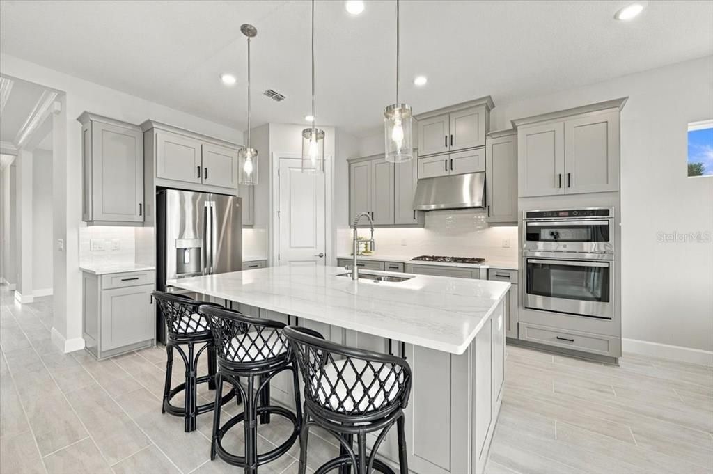 For Sale: $510,999 (2 beds, 2 baths, 1843 Square Feet)