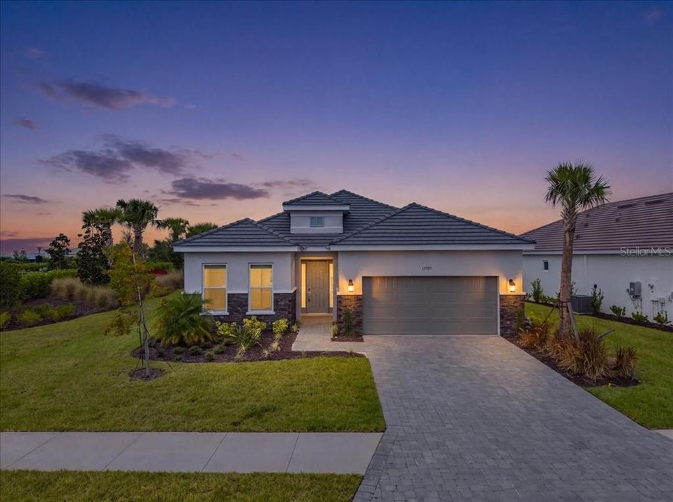 For Sale: $510,999 (2 beds, 2 baths, 1843 Square Feet)