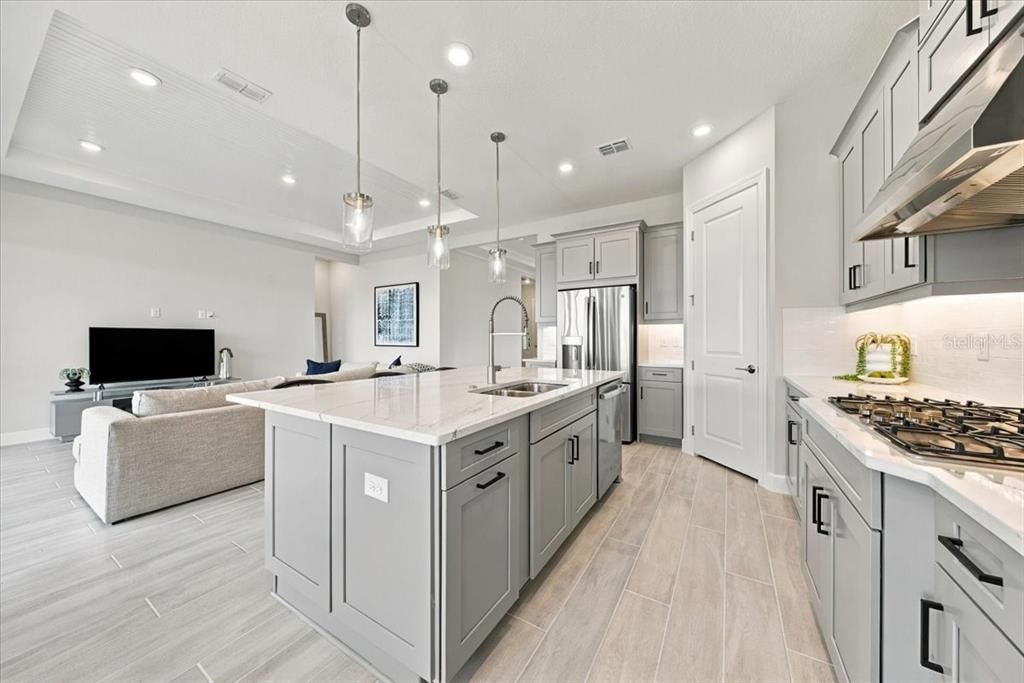 For Sale: $510,999 (2 beds, 2 baths, 1843 Square Feet)