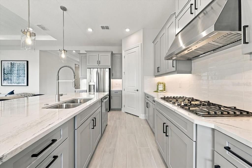 For Sale: $510,999 (2 beds, 2 baths, 1843 Square Feet)
