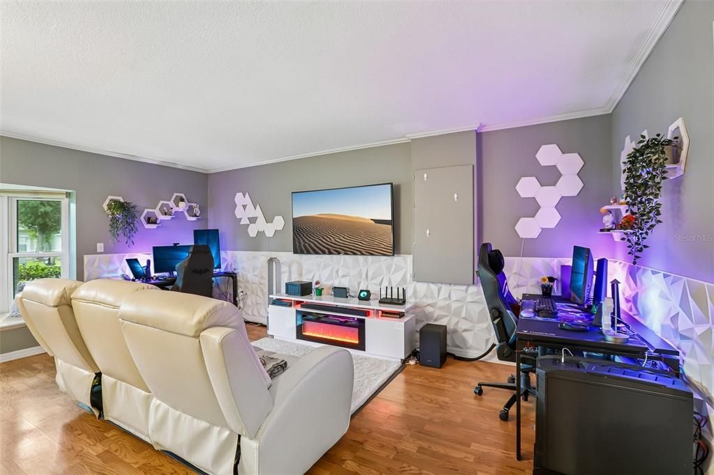 For Sale: $375,000 (3 beds, 2 baths, 2000 Square Feet)