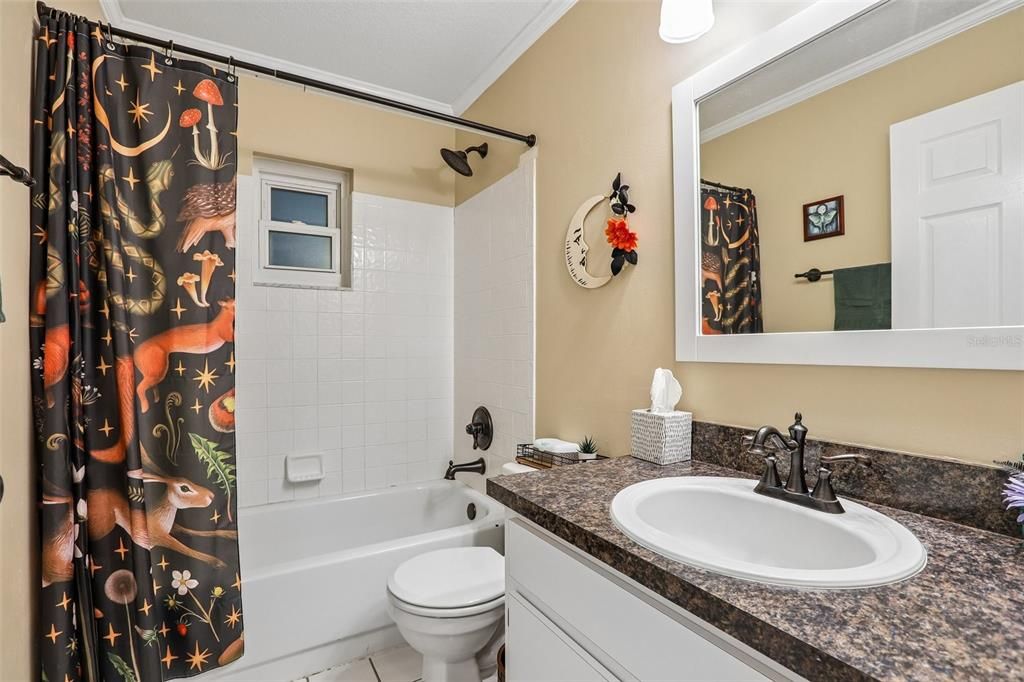 For Sale: $375,000 (3 beds, 2 baths, 2000 Square Feet)