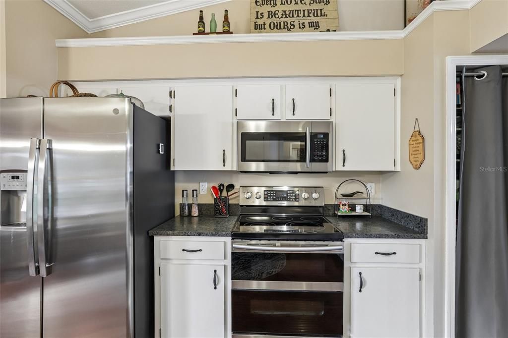 For Sale: $375,000 (3 beds, 2 baths, 2000 Square Feet)