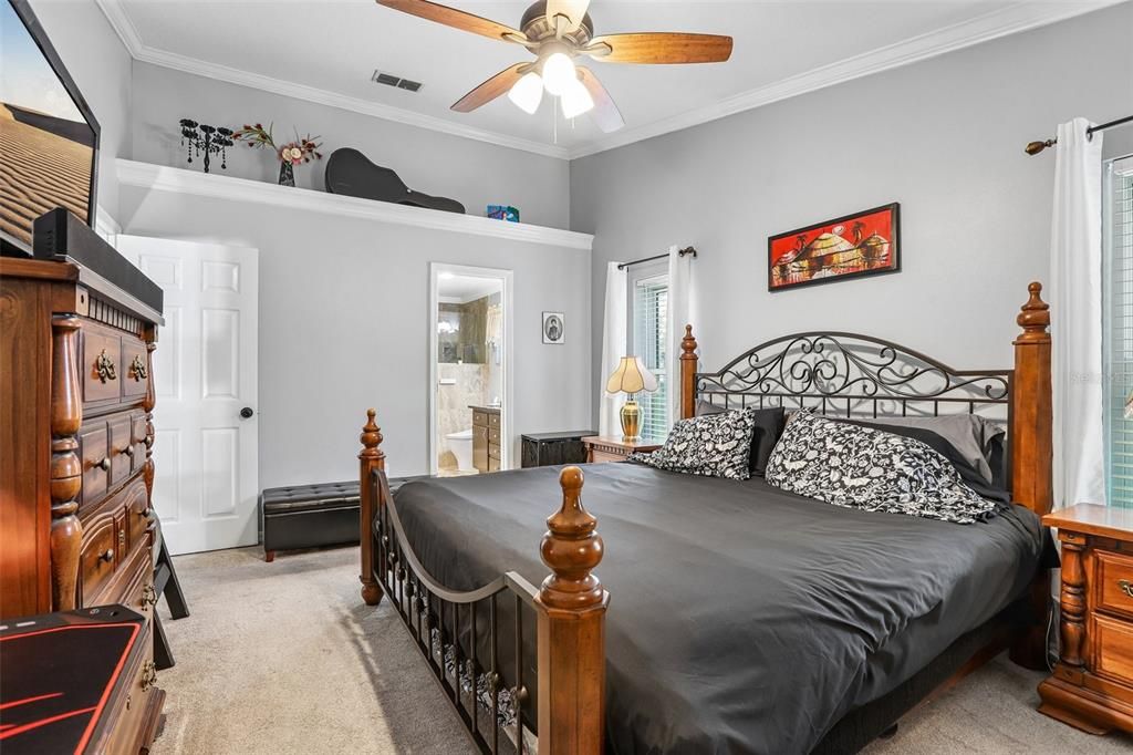 For Sale: $375,000 (3 beds, 2 baths, 2000 Square Feet)