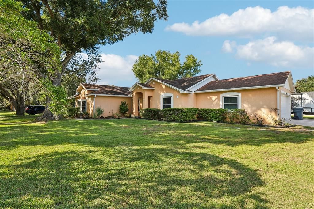For Sale: $375,000 (3 beds, 2 baths, 2000 Square Feet)