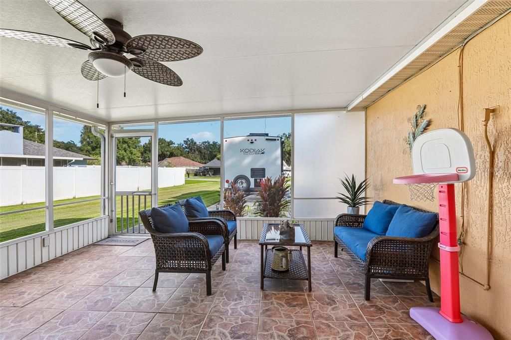 For Sale: $375,000 (3 beds, 2 baths, 2000 Square Feet)
