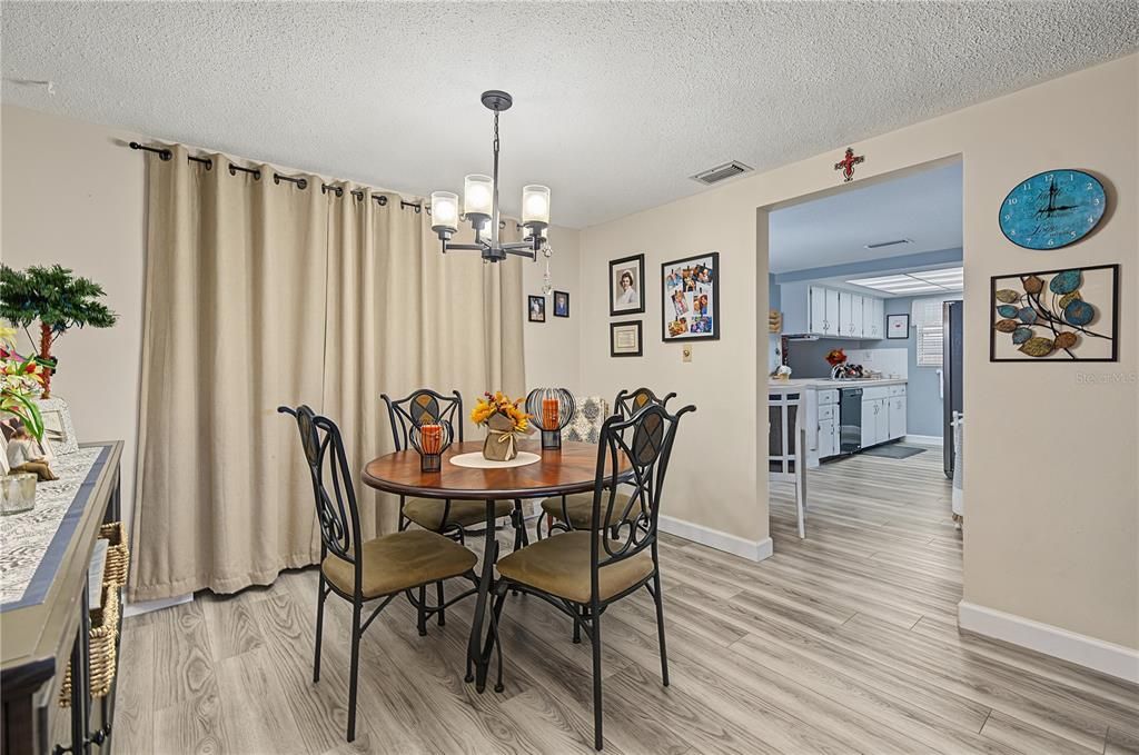 En Venta: $239,900 (2 camas, 2 baños, 1314 Pies cuadrados)