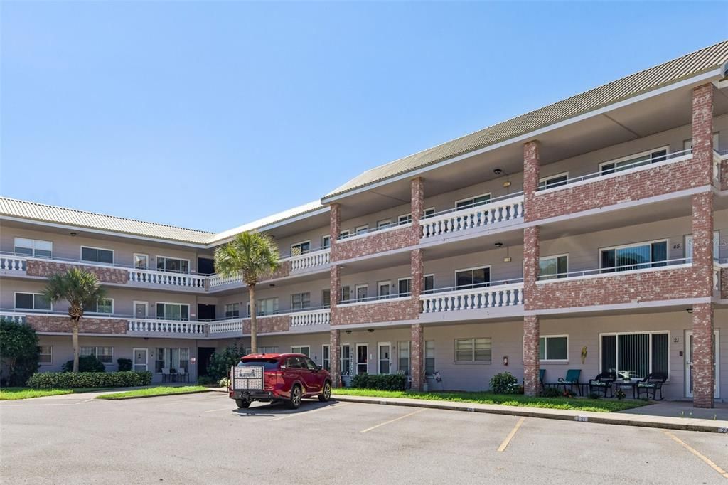 For Sale: $159,000 (2 beds, 2 baths, 1100 Square Feet)