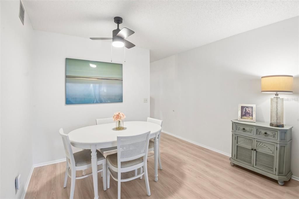 For Sale: $159,000 (2 beds, 2 baths, 1100 Square Feet)