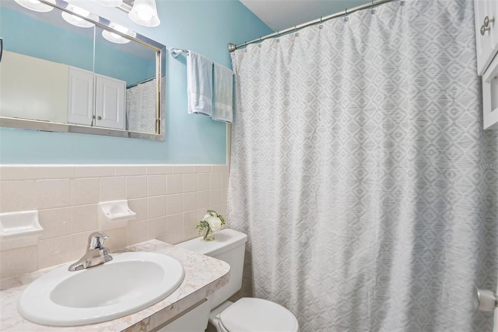 For Sale: $159,000 (2 beds, 2 baths, 1100 Square Feet)