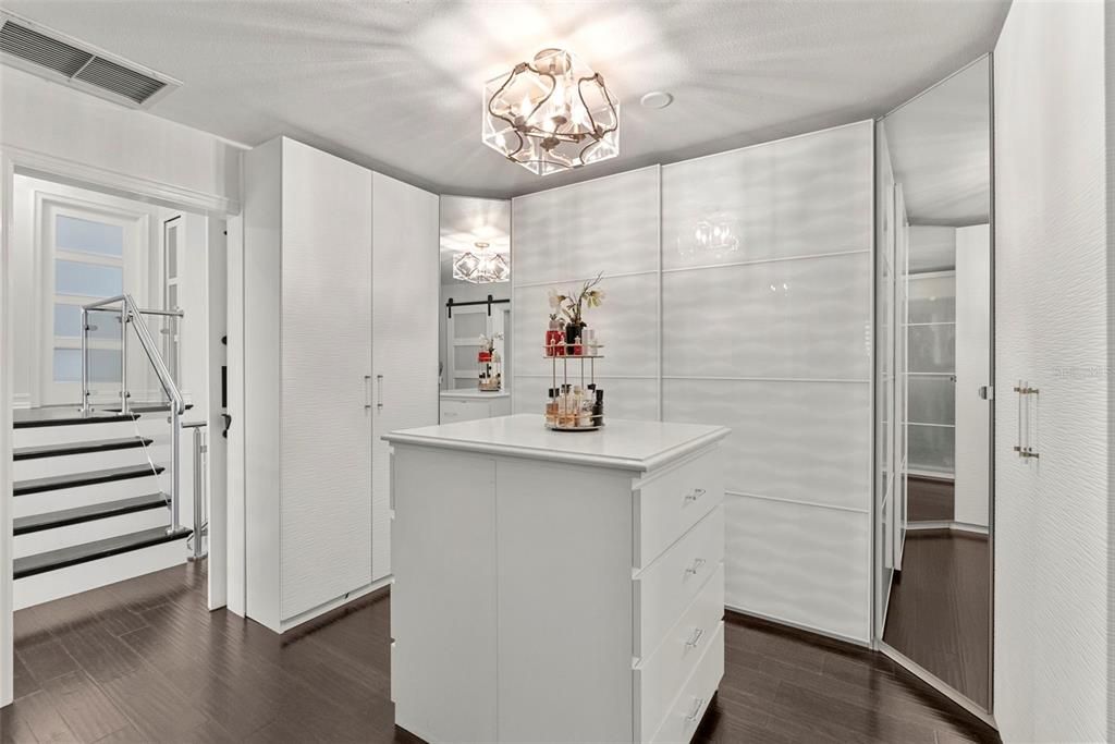 For Sale: $674,000 (3 beds, 2 baths, 1617 Square Feet)