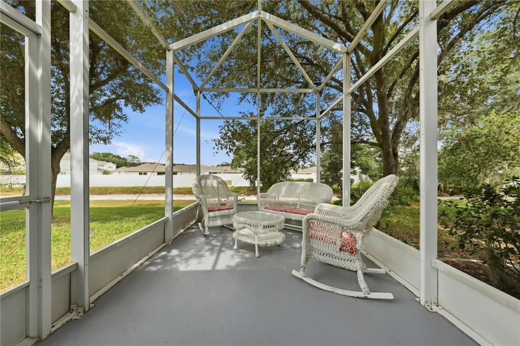 For Sale: $349,900 (3 beds, 2 baths, 2386 Square Feet)