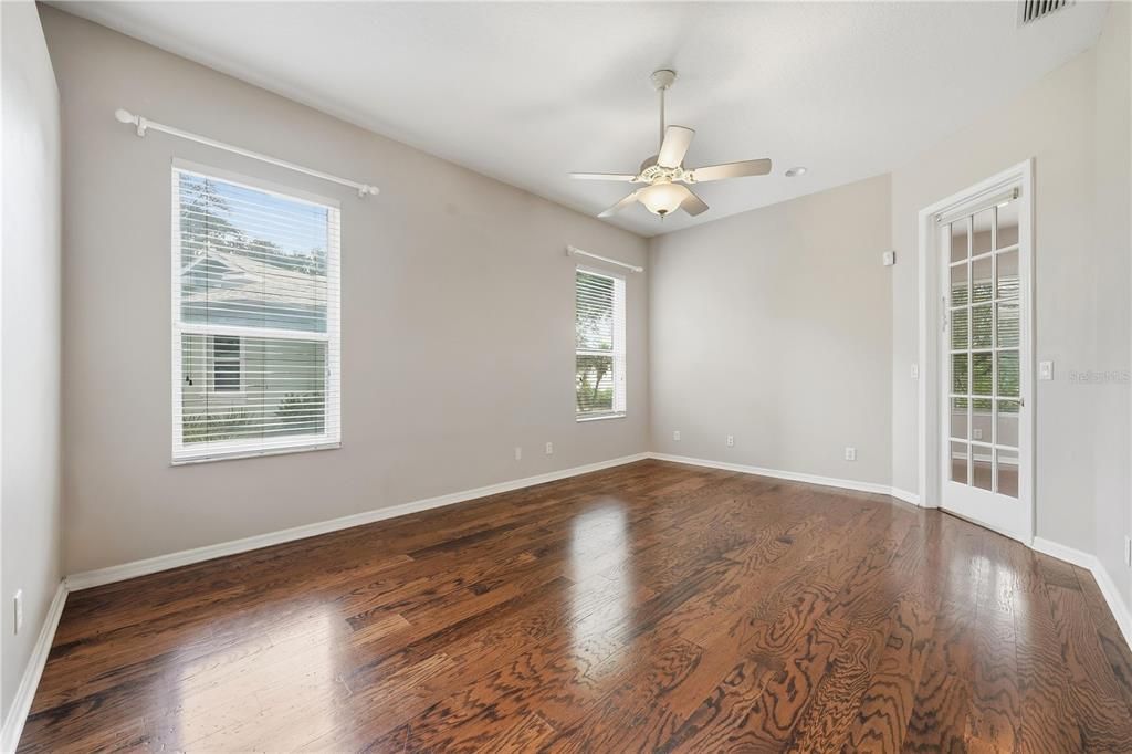 For Sale: $349,900 (3 beds, 2 baths, 2386 Square Feet)