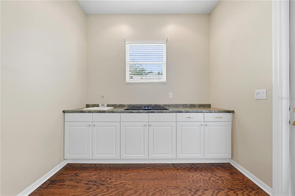 For Sale: $349,900 (3 beds, 2 baths, 2386 Square Feet)