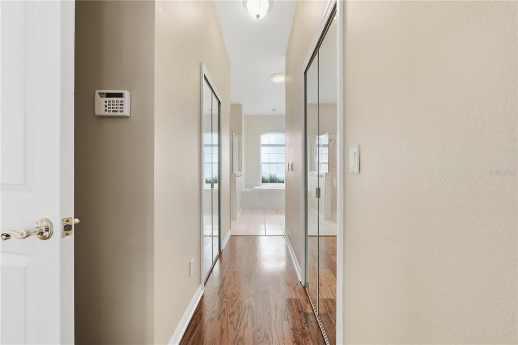 For Sale: $349,900 (3 beds, 2 baths, 2386 Square Feet)