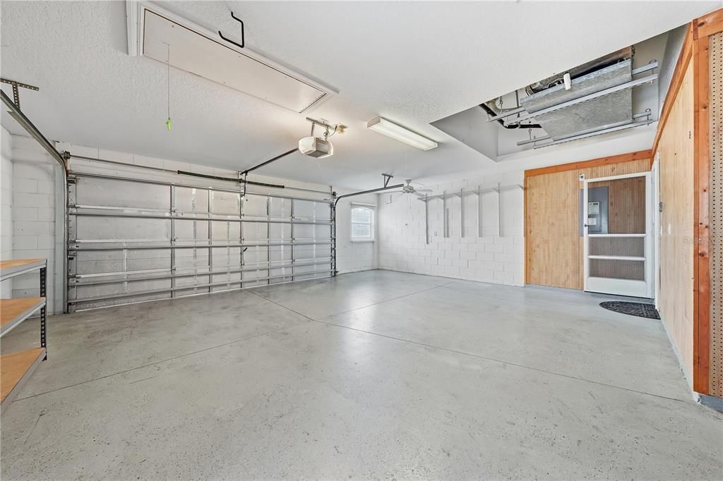 For Sale: $349,900 (3 beds, 2 baths, 2386 Square Feet)