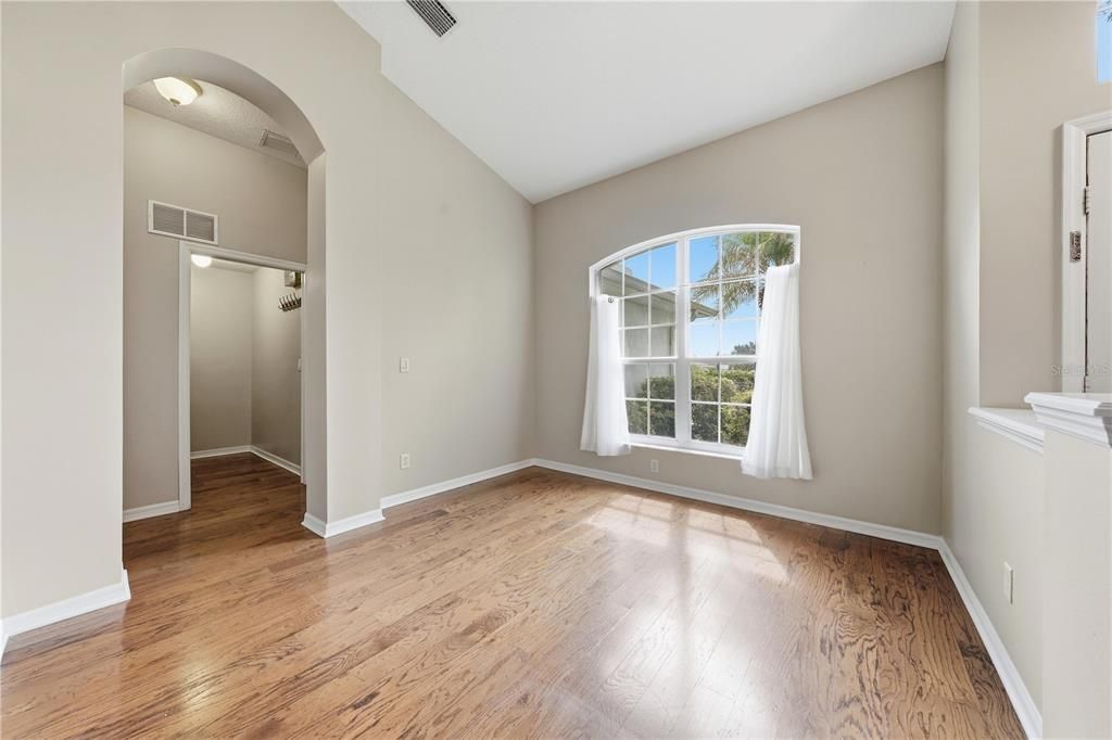 For Sale: $349,900 (3 beds, 2 baths, 2386 Square Feet)