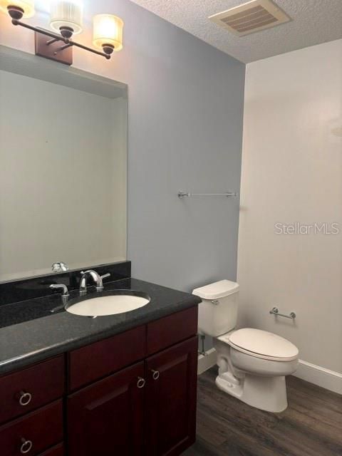 For Sale: $259,900 (1 beds, 1 baths, 997 Square Feet)