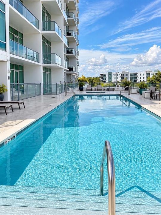For Sale: $259,900 (1 beds, 1 baths, 997 Square Feet)
