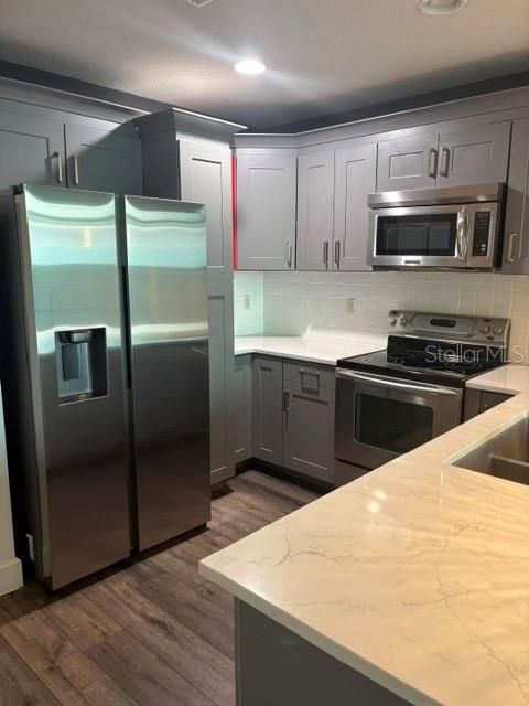 For Sale: $259,900 (1 beds, 1 baths, 997 Square Feet)