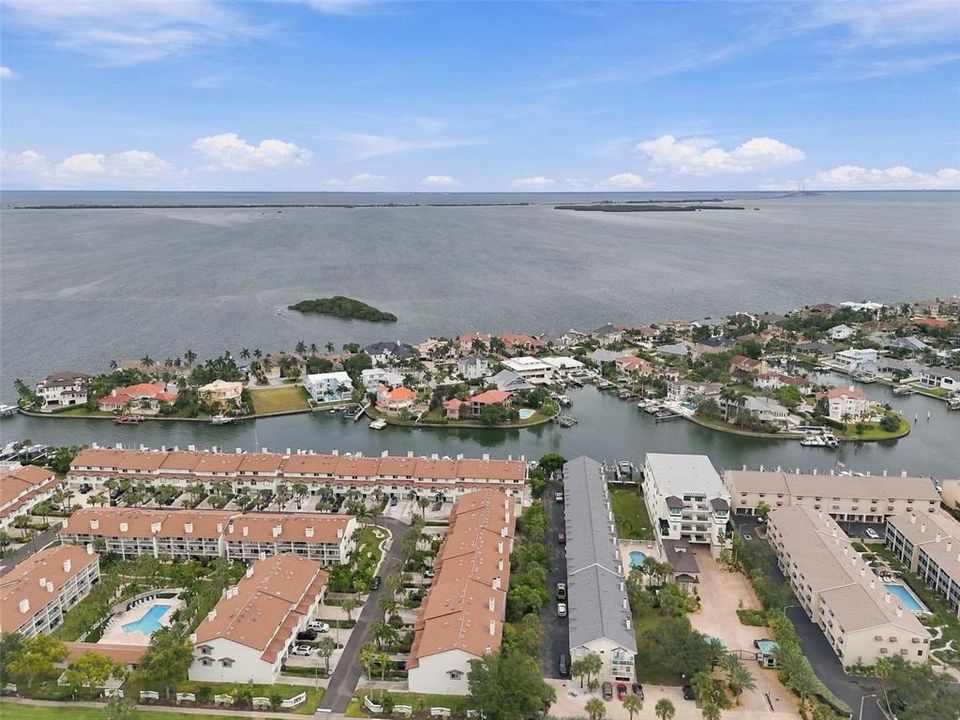 На продажу: $599,000 (3 спален, 3 ванн, 1585 Квадратных фут)