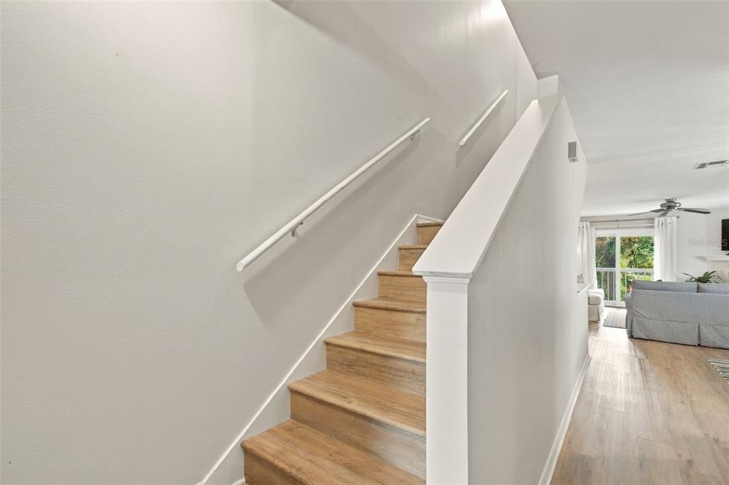 На продажу: $599,000 (3 спален, 3 ванн, 1585 Квадратных фут)
