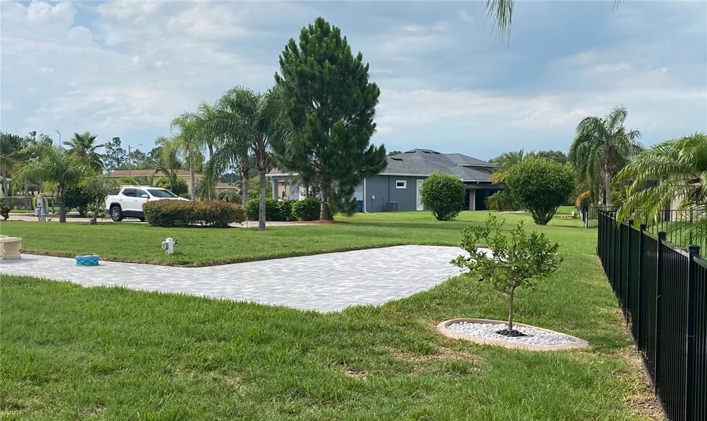 待售: $170,000 (0.22 acres)