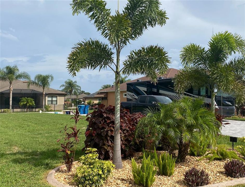 待售: $170,000 (0.22 acres)