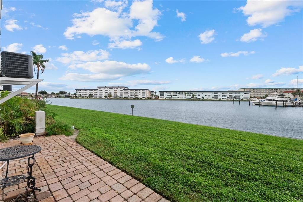 For Sale: $177,900 (1 beds, 1 baths, 1060 Square Feet)