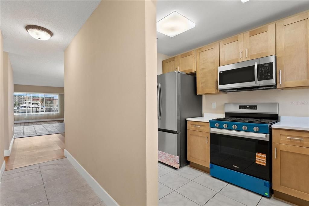For Sale: $177,900 (1 beds, 1 baths, 1060 Square Feet)
