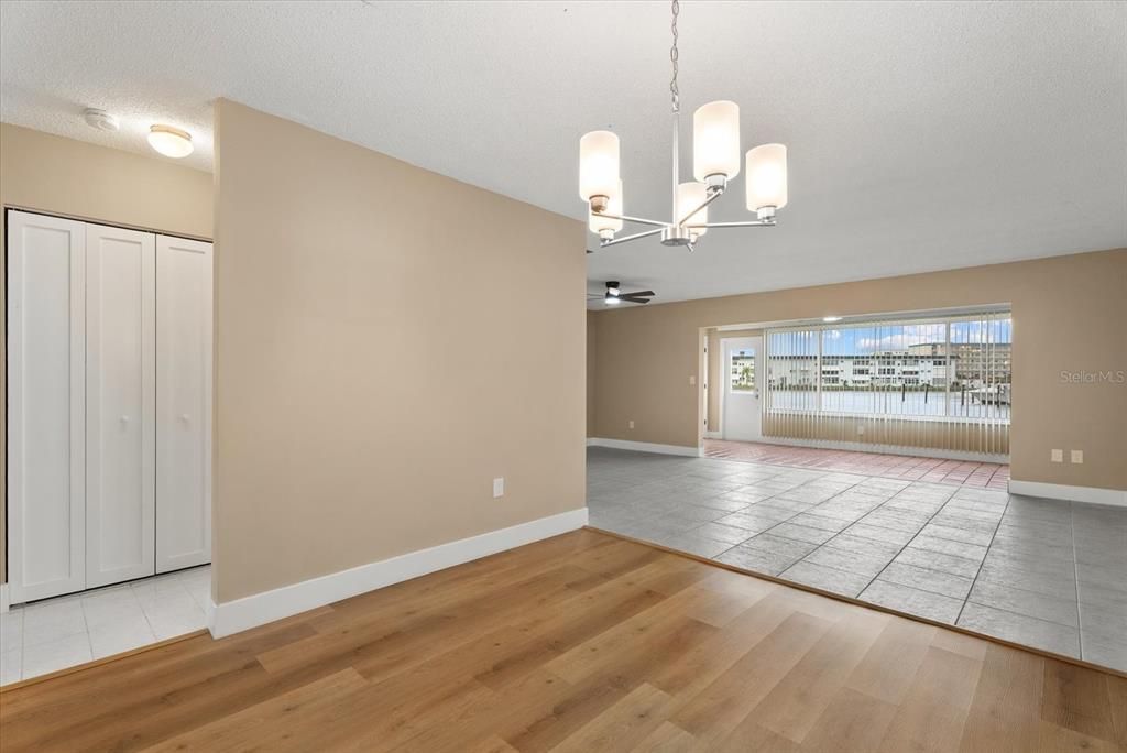 For Sale: $177,900 (1 beds, 1 baths, 1060 Square Feet)