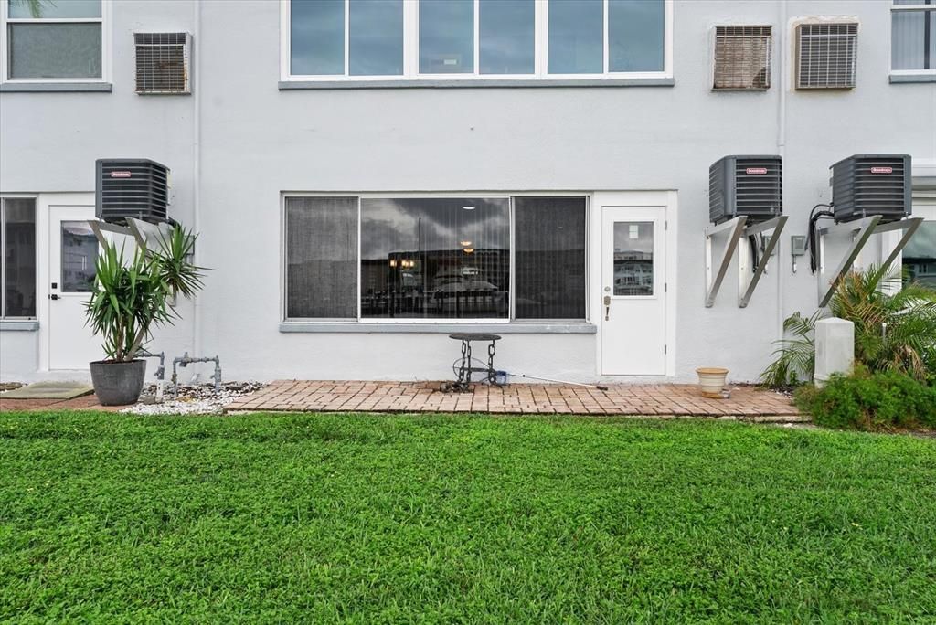 For Sale: $177,900 (1 beds, 1 baths, 1060 Square Feet)