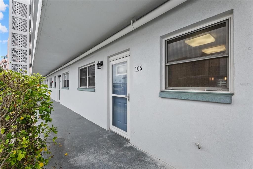 For Sale: $177,900 (1 beds, 1 baths, 1060 Square Feet)