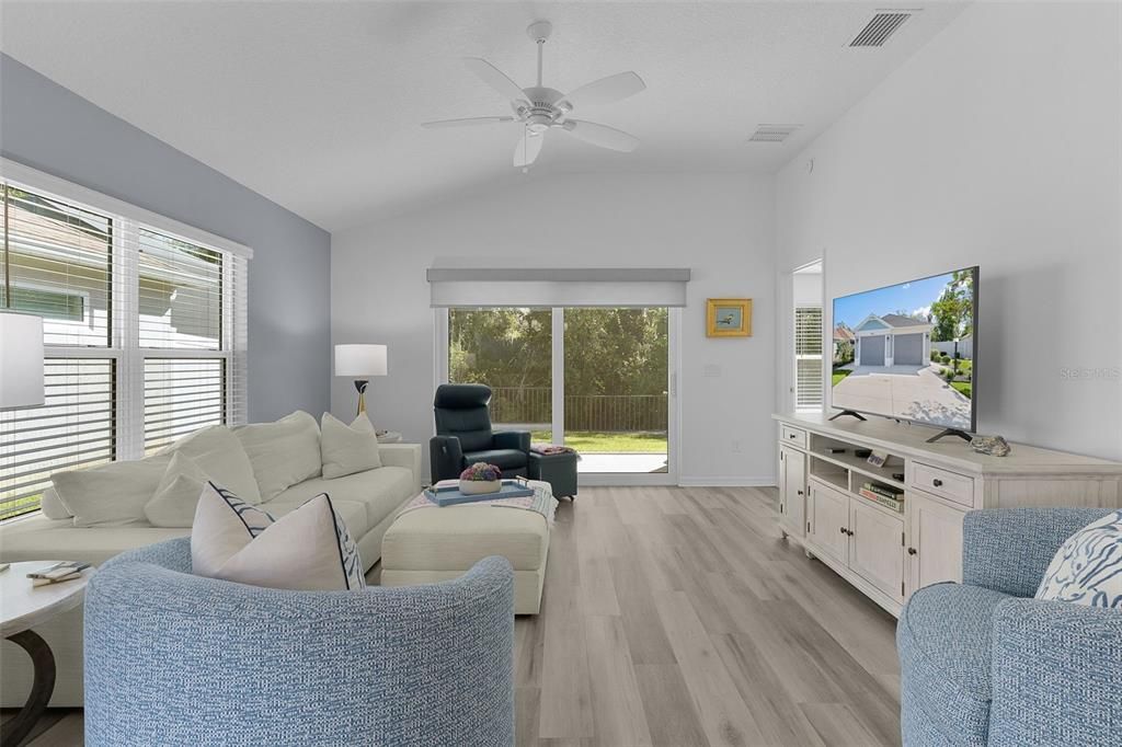 For Sale: $415,000 (3 beds, 2 baths, 1492 Square Feet)