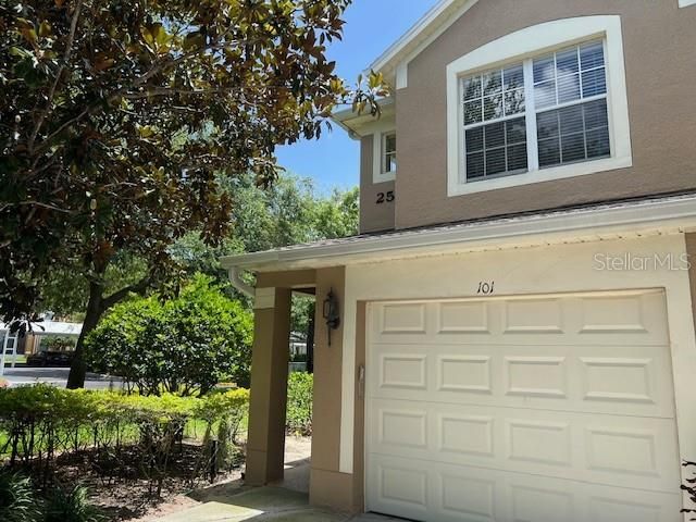 For Rent: $2,300 (3 beds, 2 baths, 1797 Square Feet)