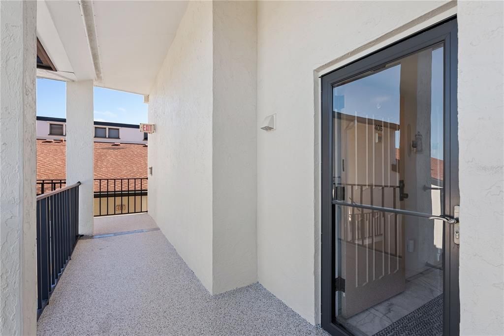 For Sale: $749,000 (2 beds, 2 baths, 1456 Square Feet)