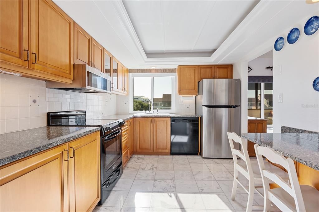 For Sale: $749,000 (2 beds, 2 baths, 1456 Square Feet)