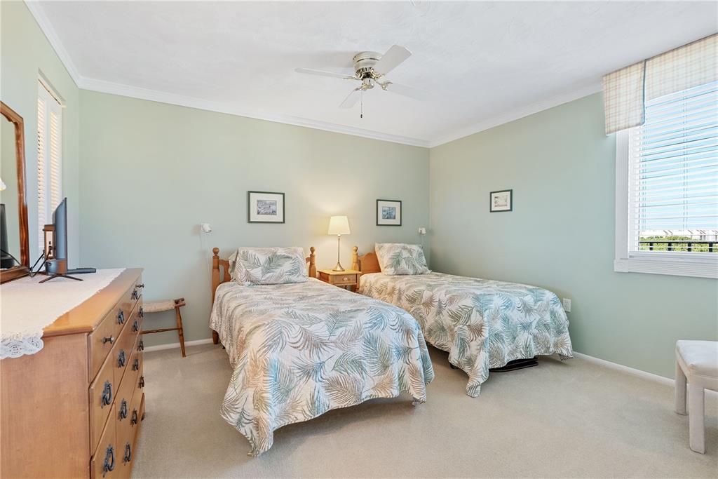 For Sale: $749,000 (2 beds, 2 baths, 1456 Square Feet)