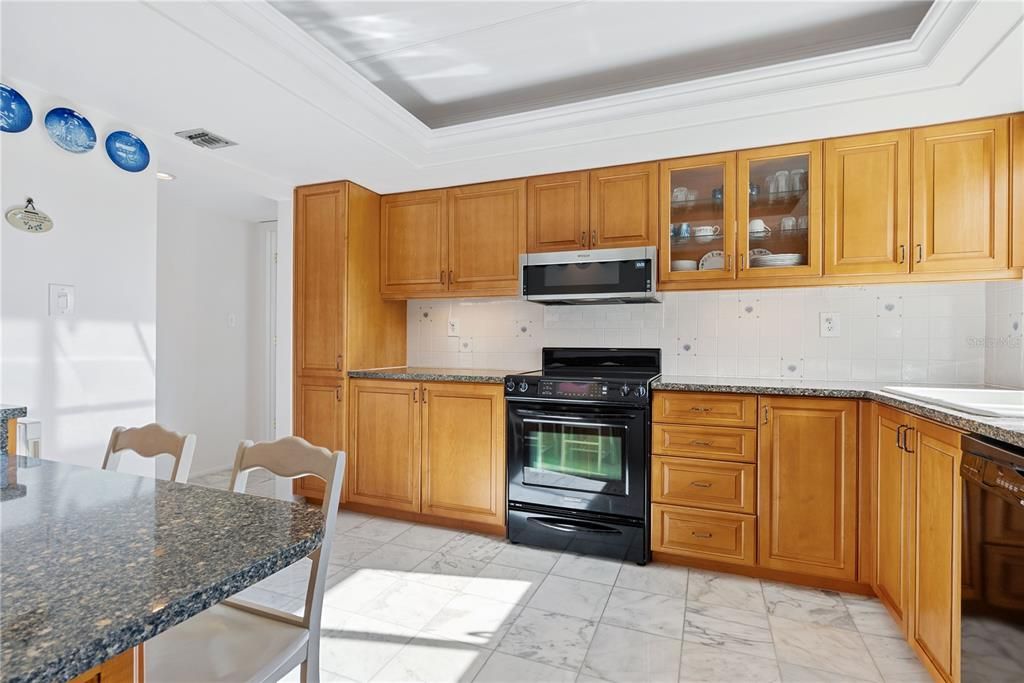 For Sale: $749,000 (2 beds, 2 baths, 1456 Square Feet)