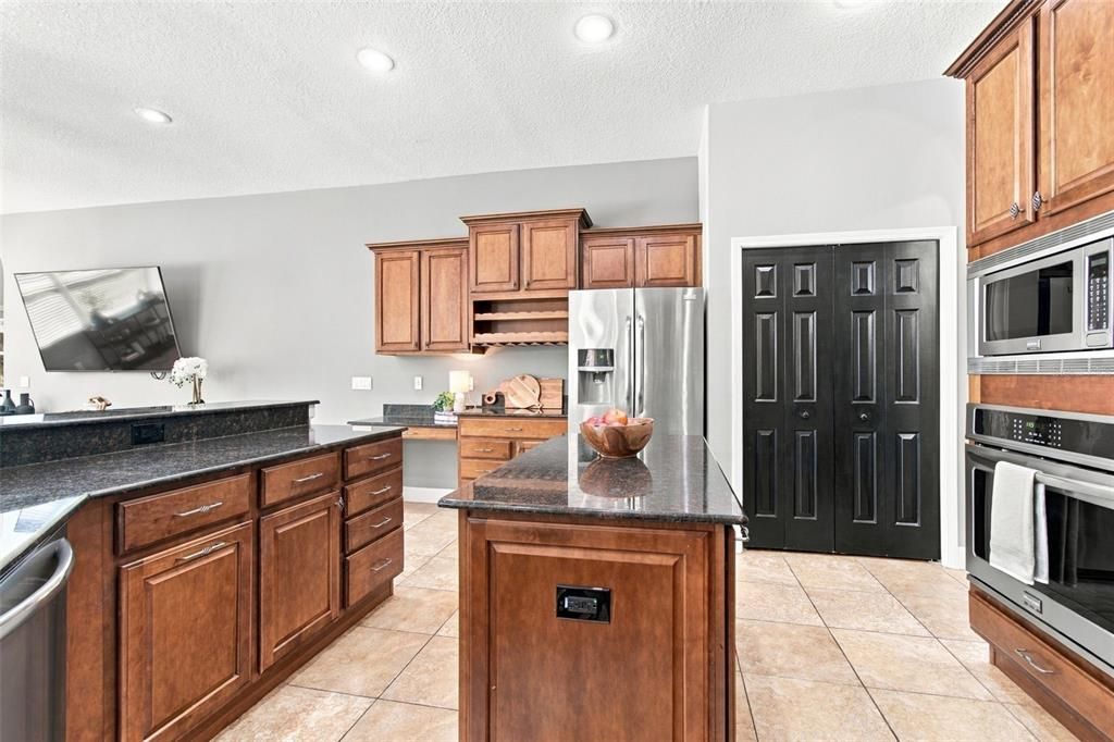 For Sale: $735,000 (4 beds, 3 baths, 3378 Square Feet)