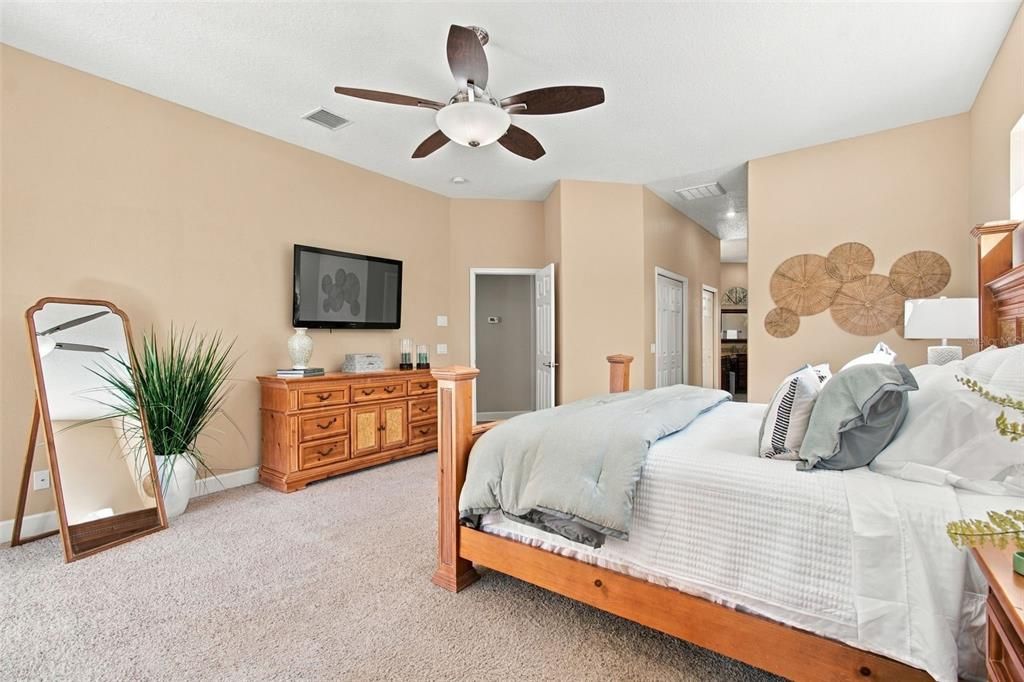 For Sale: $735,000 (4 beds, 3 baths, 3378 Square Feet)