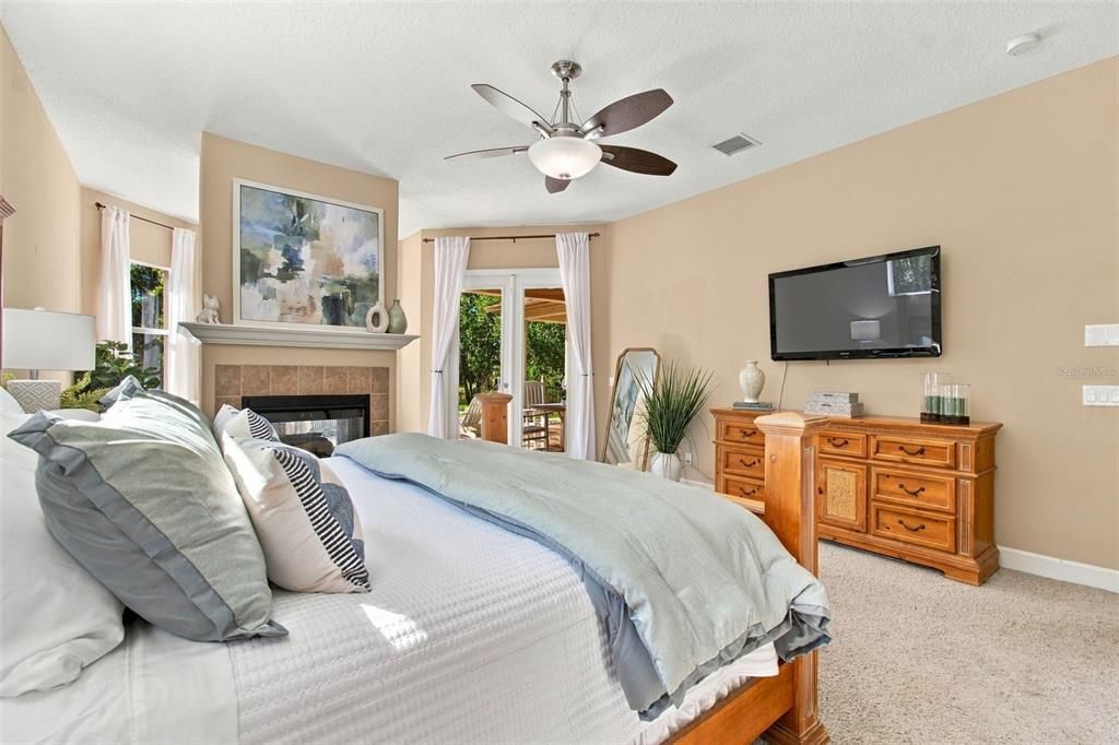 For Sale: $735,000 (4 beds, 3 baths, 3378 Square Feet)