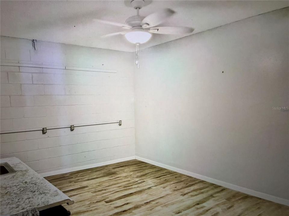 For Sale: $375,000 (4 beds, 3 baths, 1323 Square Feet)