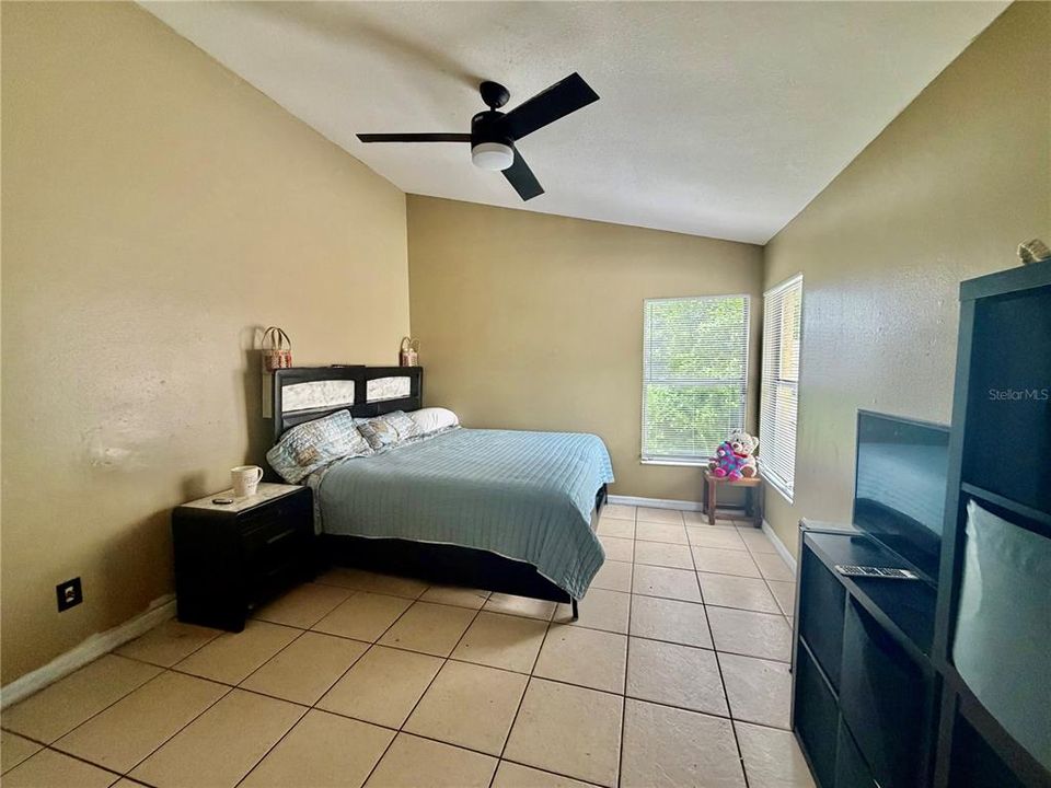 For Sale: $375,000 (4 beds, 3 baths, 1323 Square Feet)